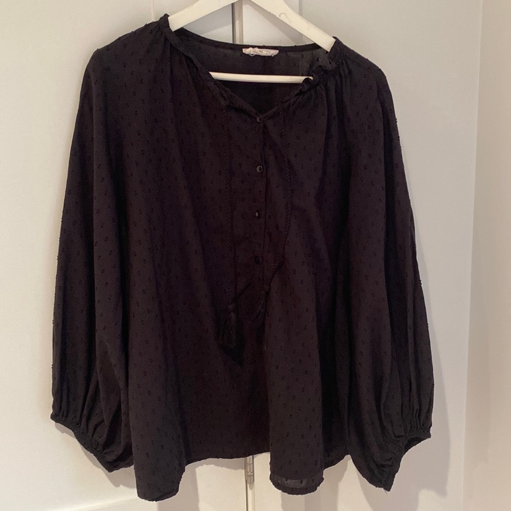 Emerson Fry black M top